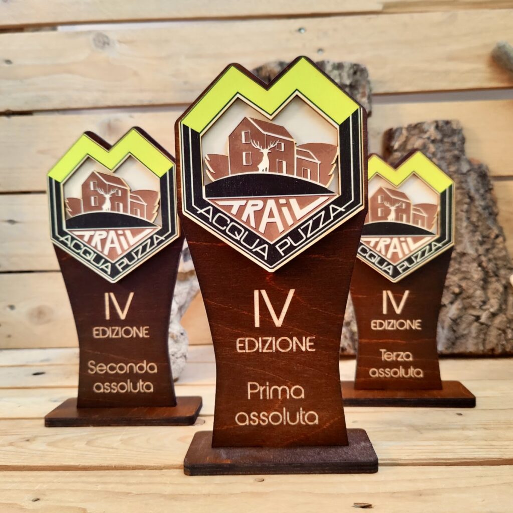 Trofei personalizzati in legno per gara trail e eventi outdoor