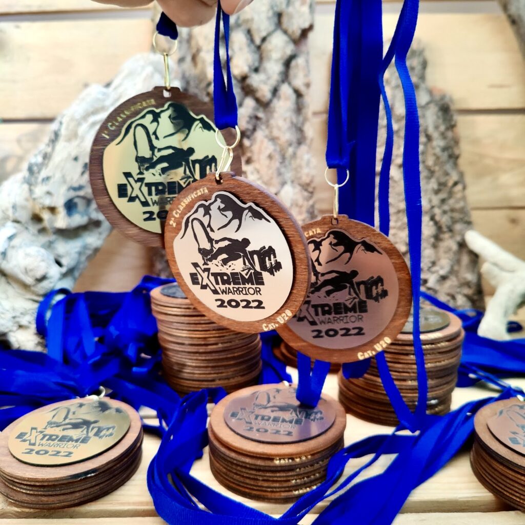 Medaglie personalizzate evento outdoor extreme warrior design montagna