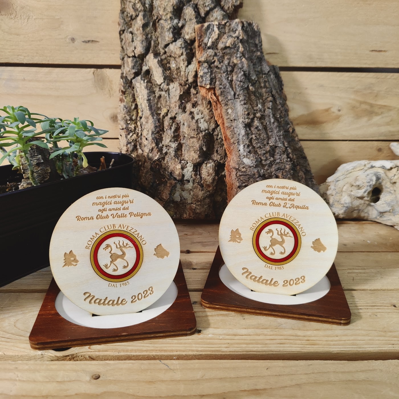 targa-personalizzata-legno-stampa-incisione-regalo-ringraziamento-roma-cultura