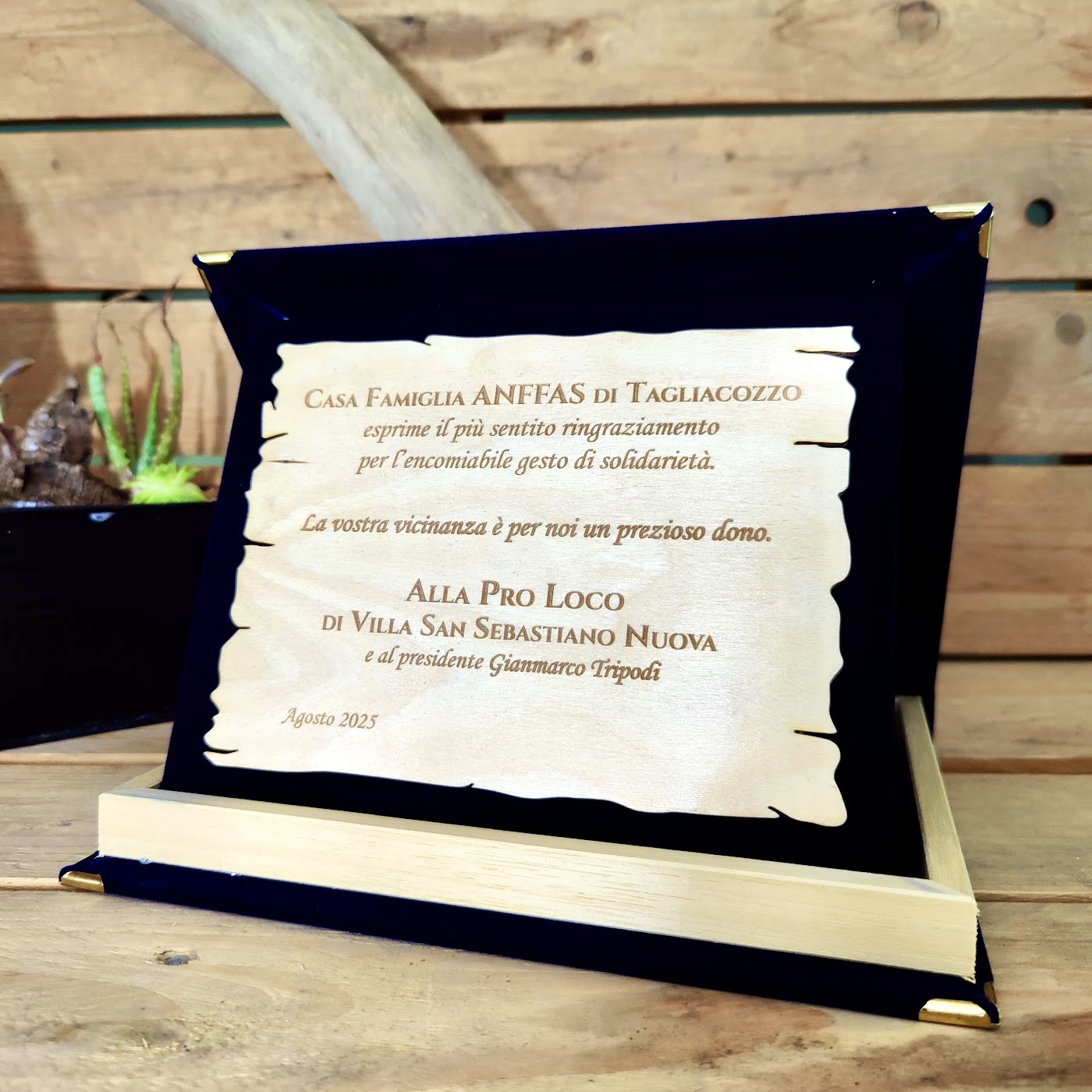 targa-personalizzata-legno-proloco-premiazione-riconoscimento-regalo