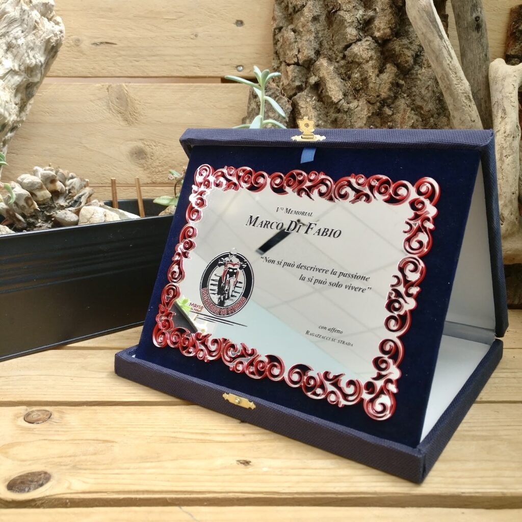 Targa personalizzata specchiata con cornice decorativa per premiazioni